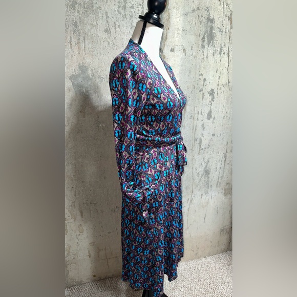 Diane Von Furstenberg multi print l/s silk Jersey wrap dress w/ pockets - Picture 3 of 9